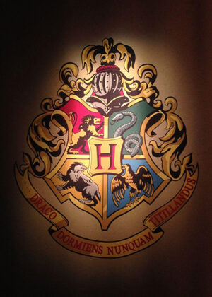 Harry potter hogwarts crest poster 1.jpg